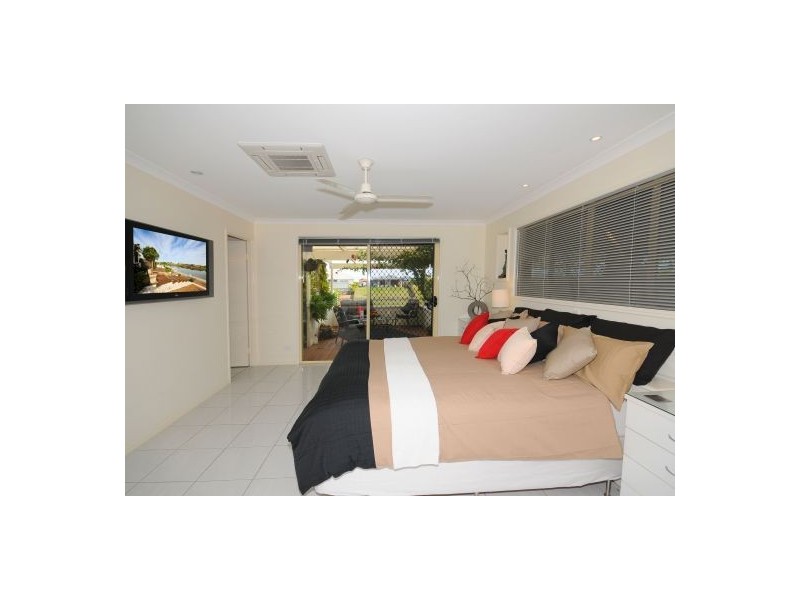 58 Earl St Vincent Cct, Eli Waters QLD 4655