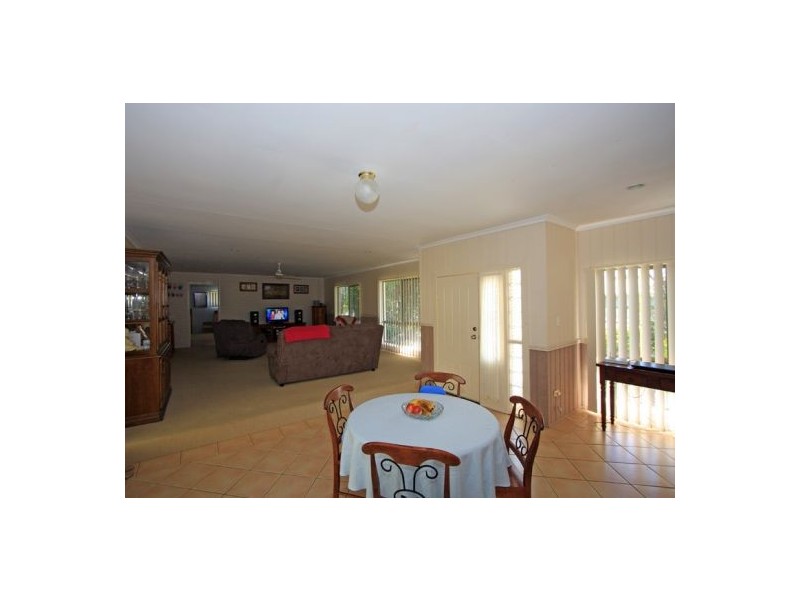 813 Boat Harbour Dr, Urangan QLD 4655