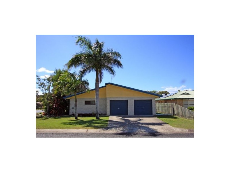 813 Boat Harbour Dr, Urangan QLD 4655