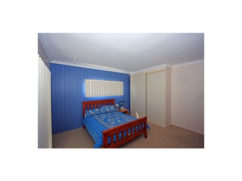 813 Boat Harbour Dr, Urangan QLD 4655