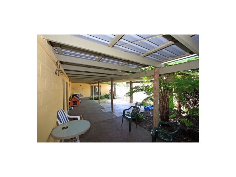 813 Boat Harbour Dr, Urangan QLD 4655