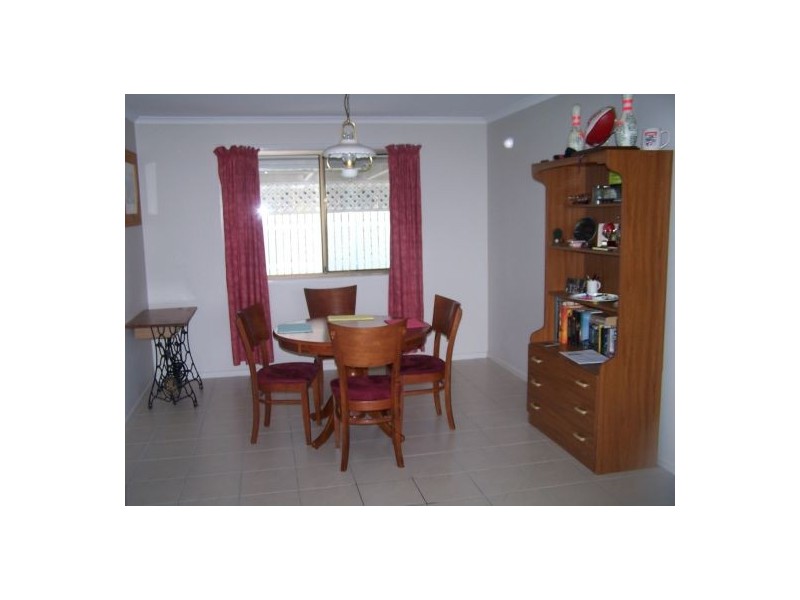 1 Rhys Ct, Torquay QLD 4655