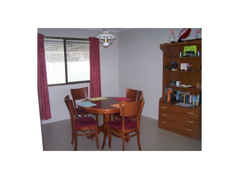 1 Rhys Ct, Torquay QLD 4655