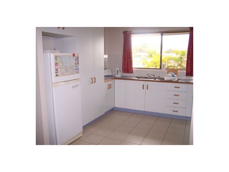 1 Rhys Ct, Torquay QLD 4655