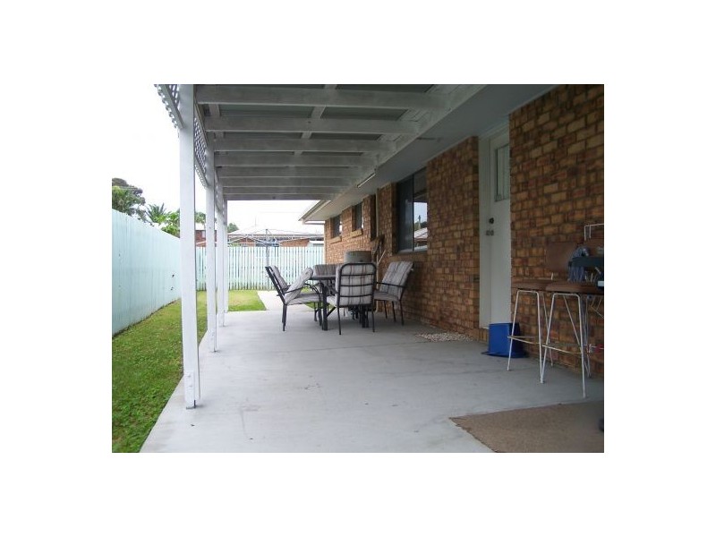1 Rhys Ct, Torquay QLD 4655