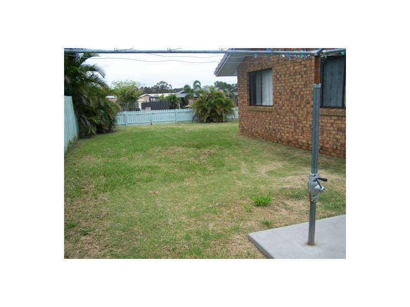1 Rhys Ct, Torquay QLD 4655