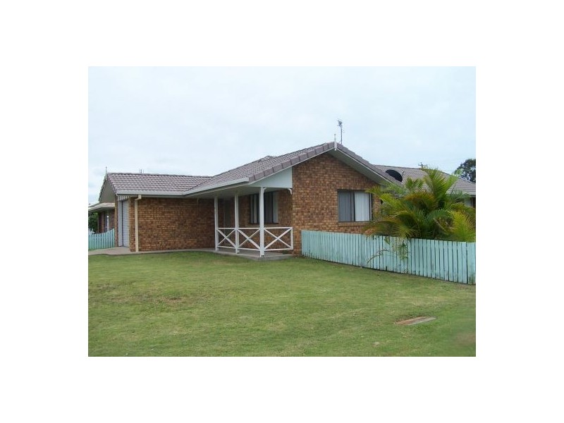 1 Rhys Ct, Torquay QLD 4655