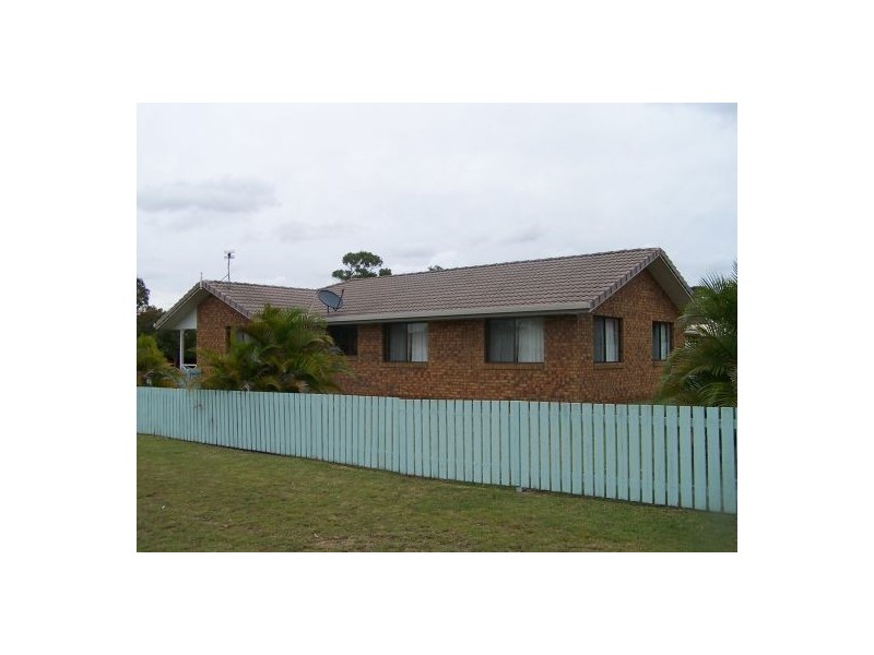 1 Rhys Ct, Torquay QLD 4655