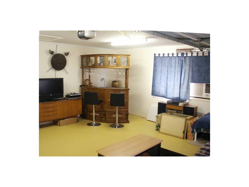 20 Kestrel Ct, Eli Waters QLD 4655