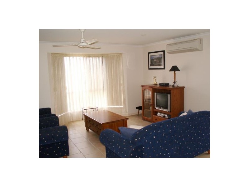 20 Kestrel Ct, Eli Waters QLD 4655