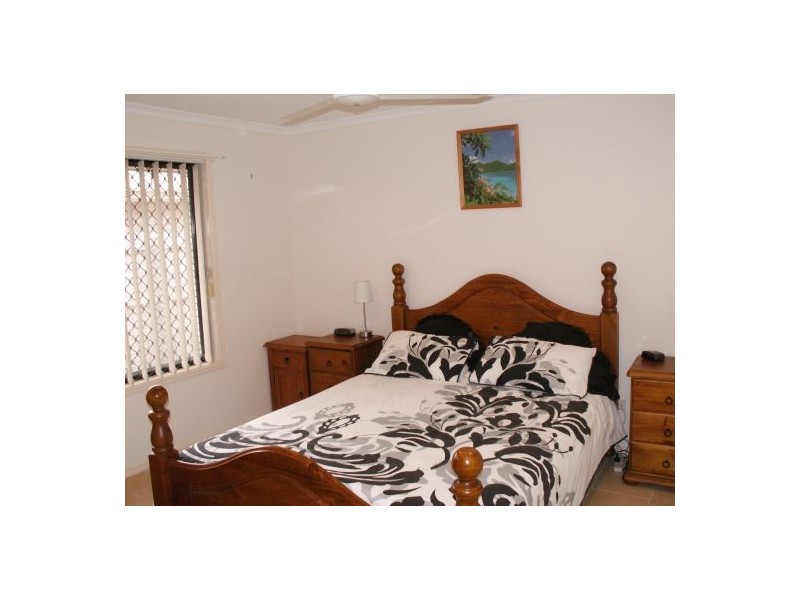 20 Kestrel Ct, Eli Waters QLD 4655