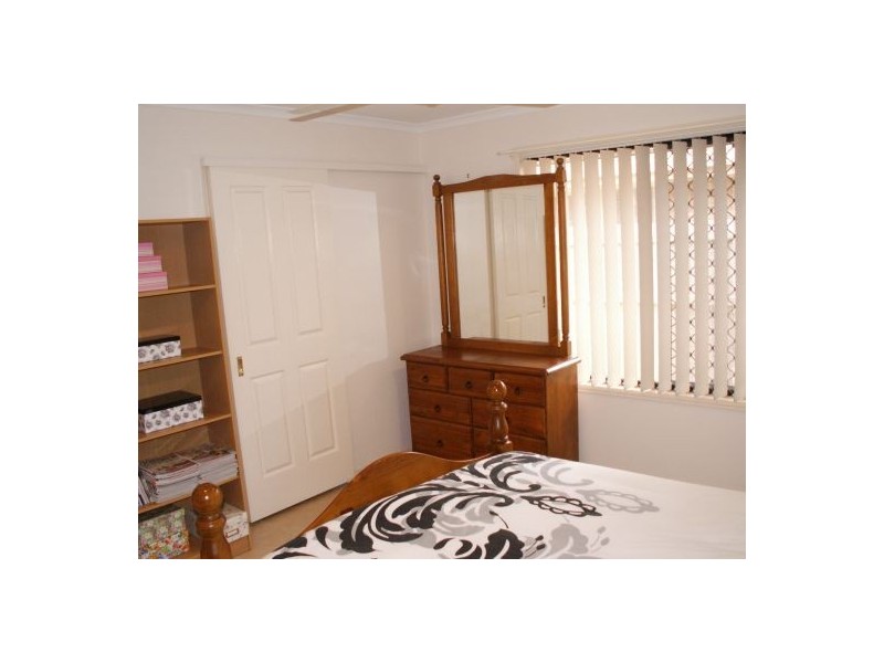 20 Kestrel Ct, Eli Waters QLD 4655