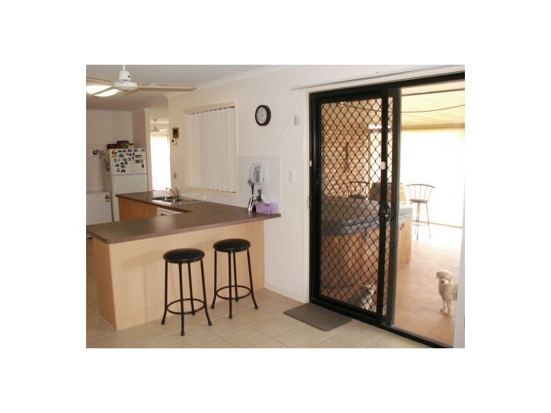 20 Kestrel Ct, Eli Waters QLD 4655