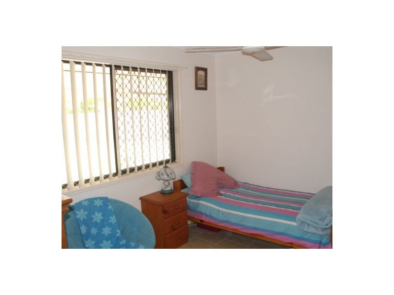 20 Kestrel Ct, Eli Waters QLD 4655