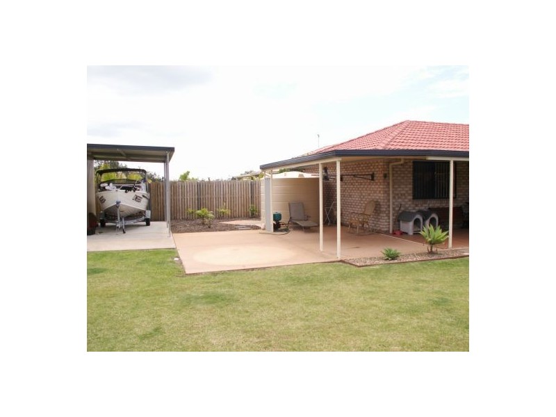 20 Kestrel Ct, Eli Waters QLD 4655