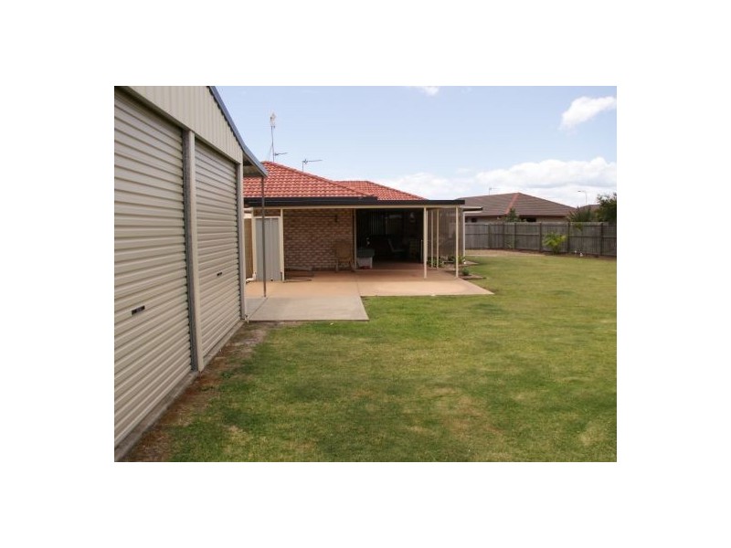 20 Kestrel Ct, Eli Waters QLD 4655