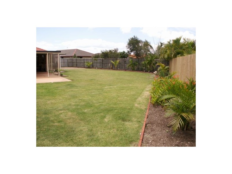 20 Kestrel Ct, Eli Waters QLD 4655