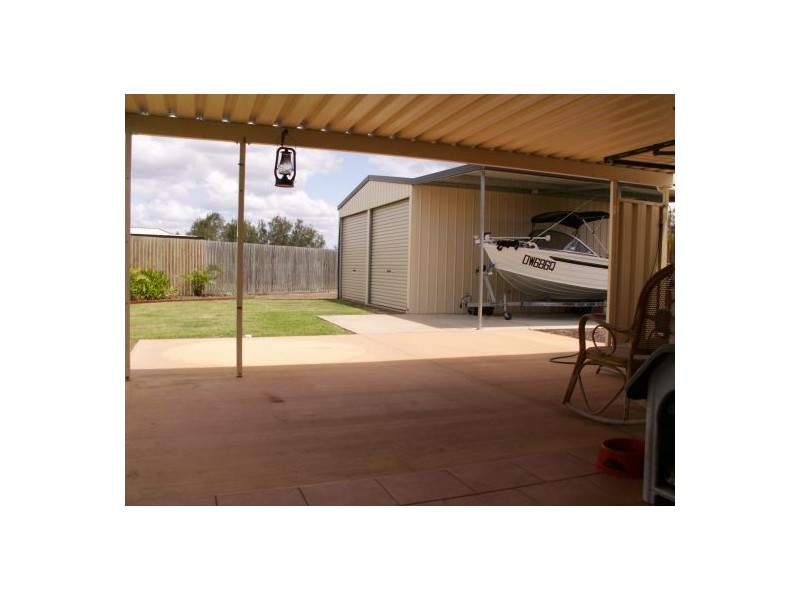 20 Kestrel Ct, Eli Waters QLD 4655