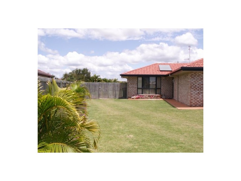 20 Kestrel Ct, Eli Waters QLD 4655