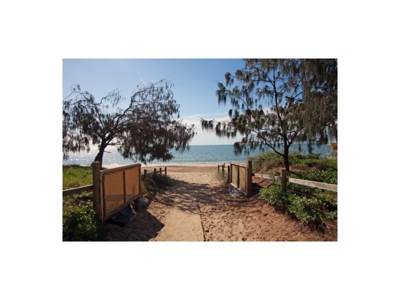 4/445 Esplanade, Torquay QLD 4655