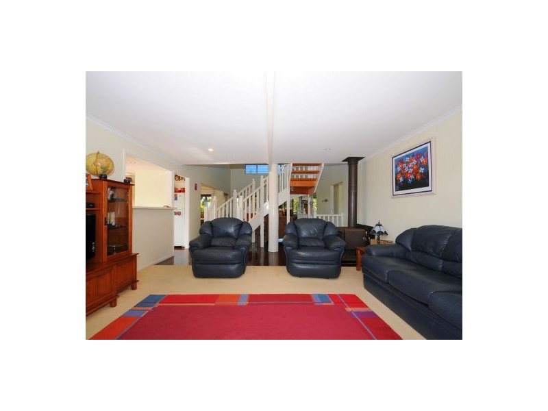 7 Awinya Court, Urraween QLD 4655