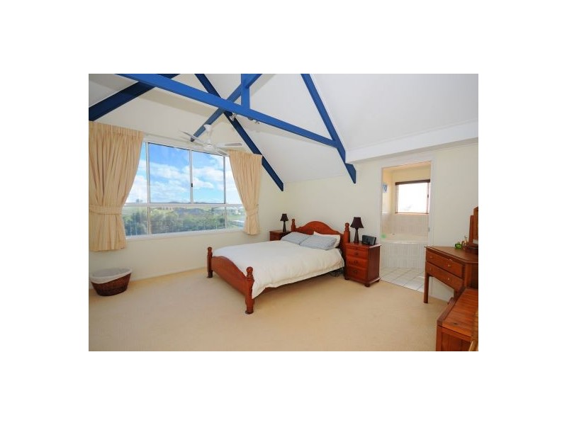 7 Awinya Court, Urraween QLD 4655