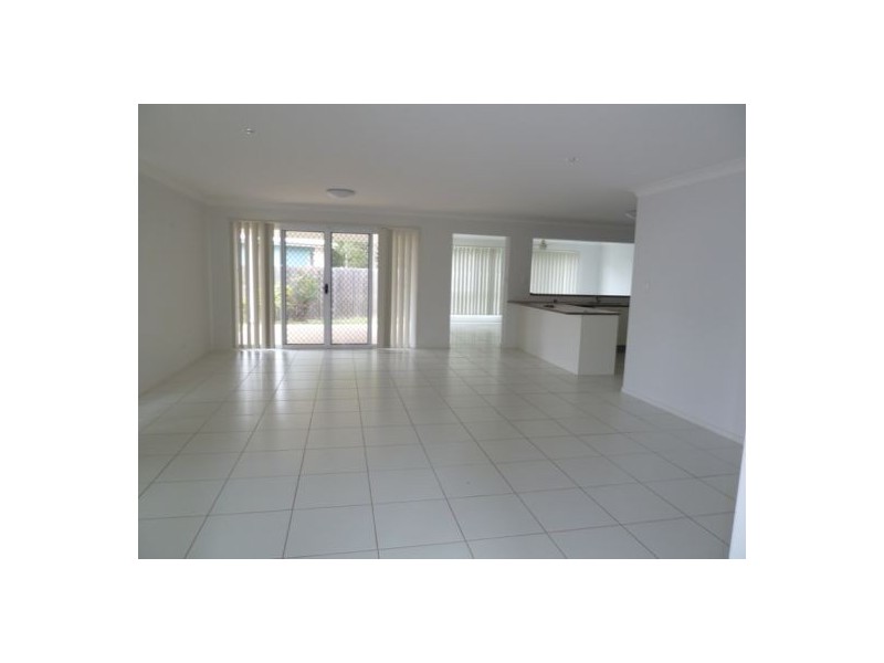 1 Brackish Court, Toogoom QLD 4655