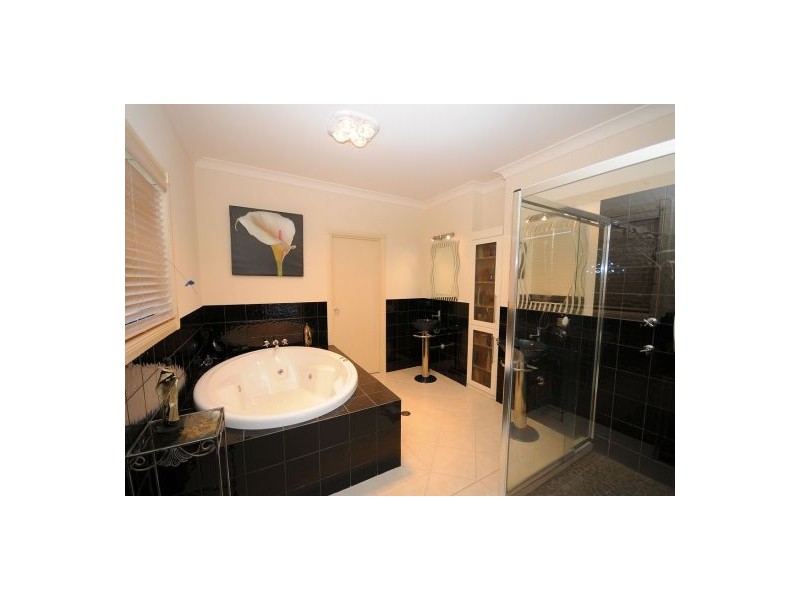 46 Long Street, Point Vernon QLD 4655