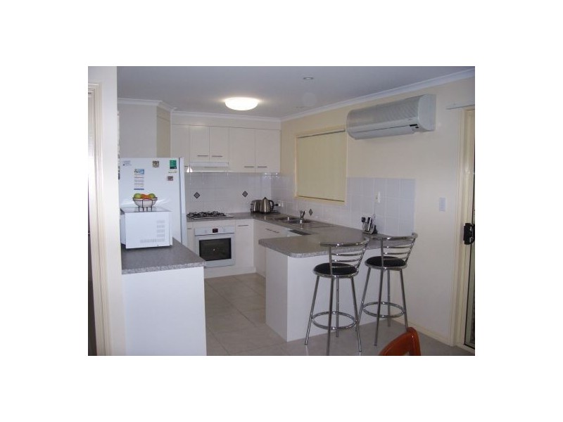 14 Moonstone Drive, Urangan QLD 4655