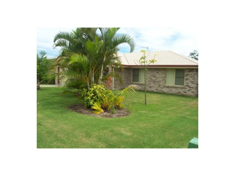14 Moonstone Drive, Urangan QLD 4655
