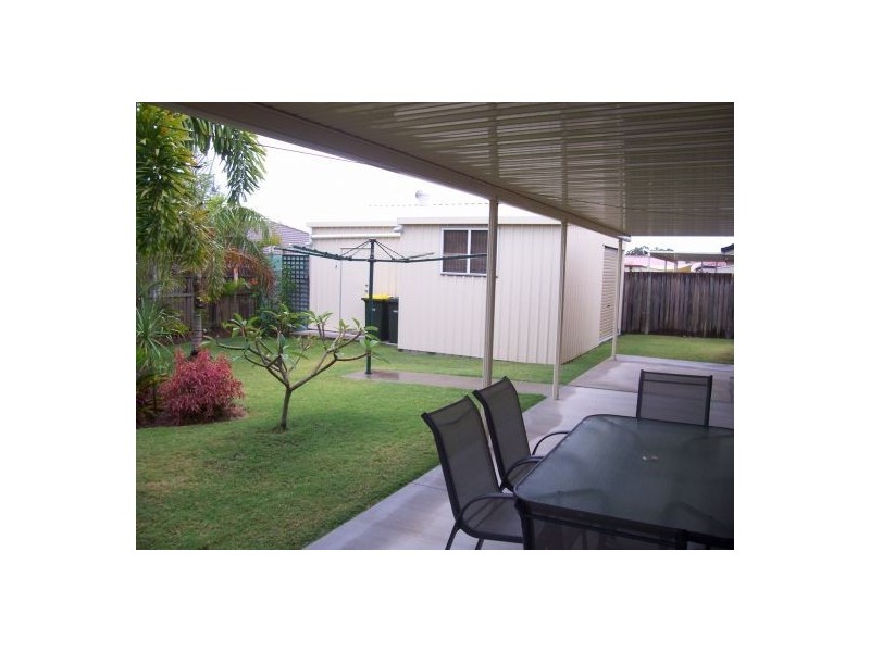 14 Moonstone Drive, Urangan QLD 4655