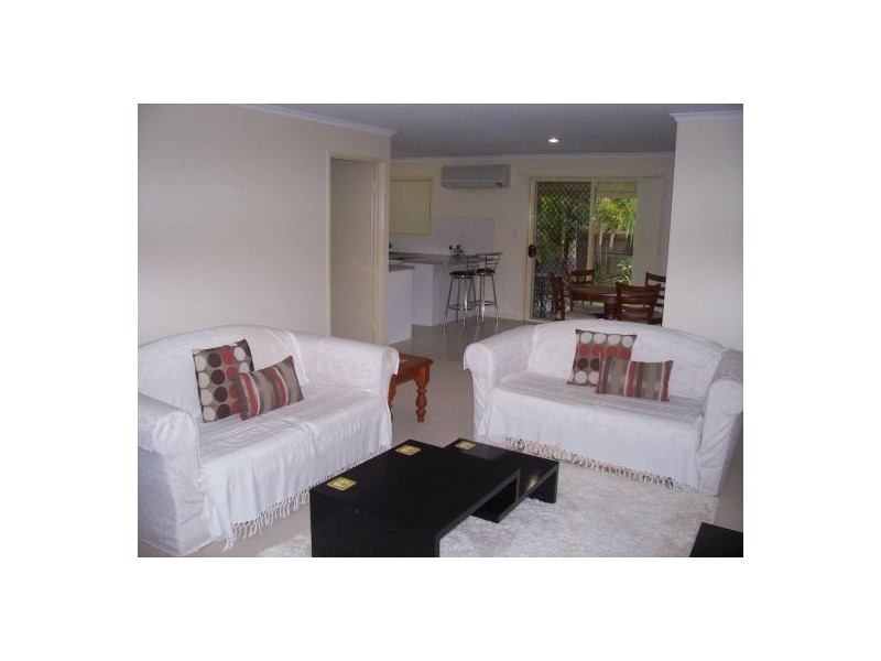 14 Moonstone Drive, Urangan QLD 4655