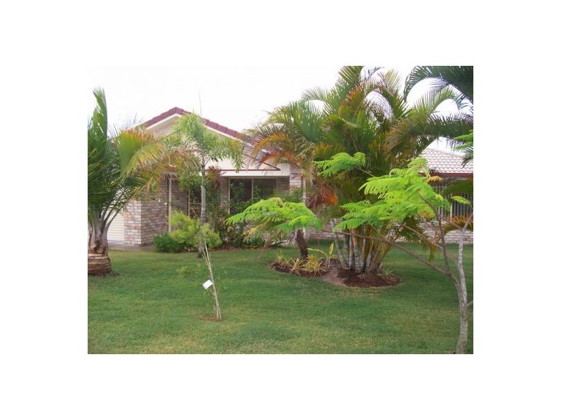 14 Moonstone Drive, Urangan QLD 4655