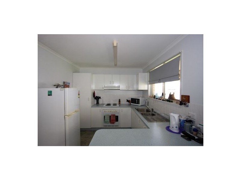 70 HANSEN ST, Urangan QLD 4655