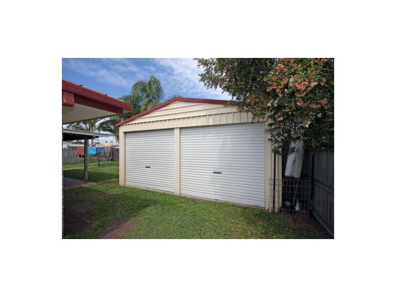 70 HANSEN ST, Urangan QLD 4655