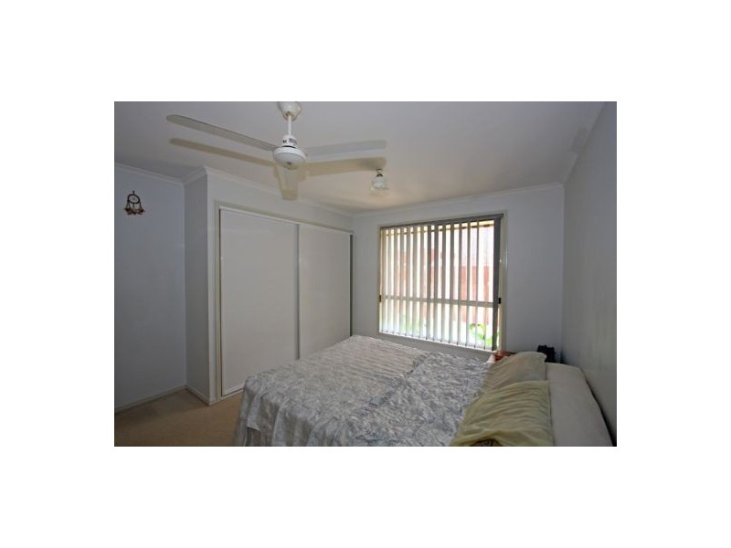 70 HANSEN ST, Urangan QLD 4655