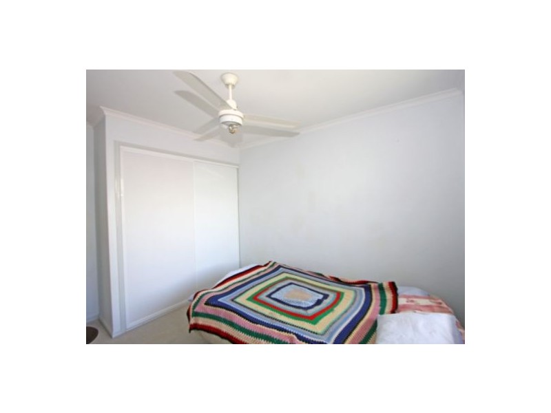 70 HANSEN ST, Urangan QLD 4655