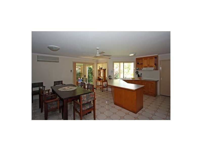 14 Oleander Ave, Scarness QLD 4655