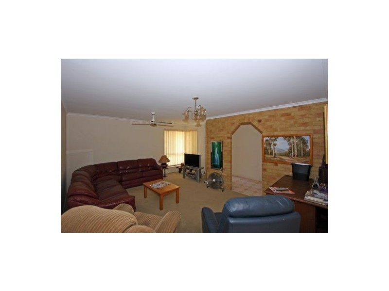 14 Oleander Ave, Scarness QLD 4655