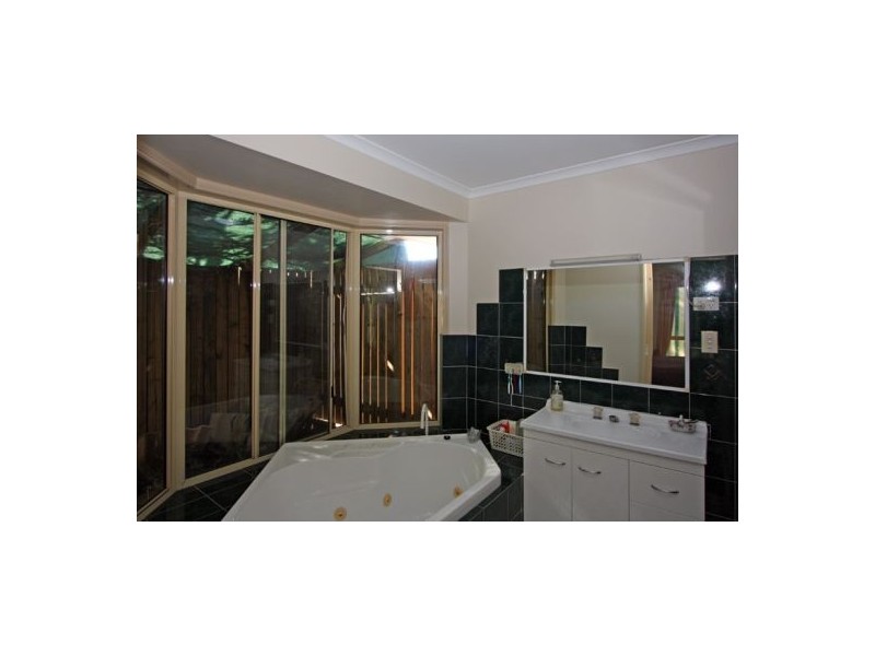 14 Oleander Ave, Scarness QLD 4655