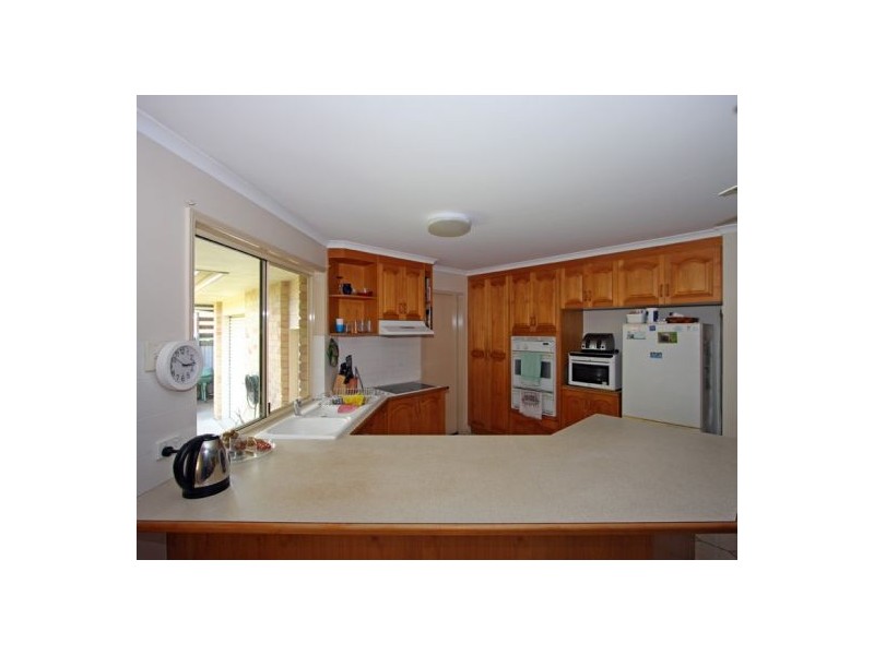 14 Oleander Ave, Scarness QLD 4655