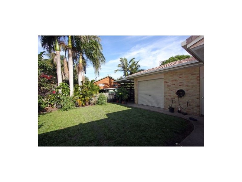 14 Oleander Ave, Scarness QLD 4655