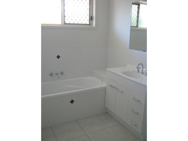 2 Harrier Close, Eli Waters QLD 4655