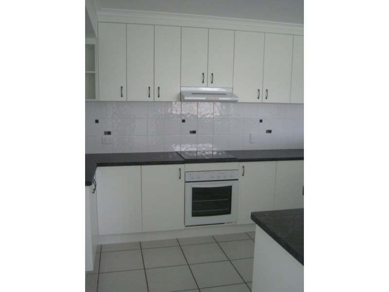 27 Archer Drive, Point Vernon QLD 4655