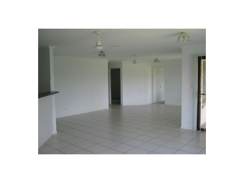 27 Archer Drive, Point Vernon QLD 4655