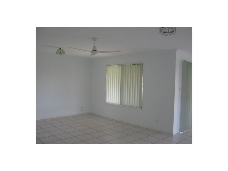 27 Archer Drive, Point Vernon QLD 4655