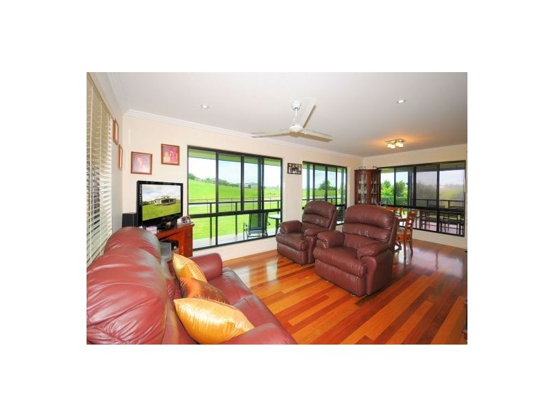 61 Waterview Dr, Dundowran Beach QLD 4655