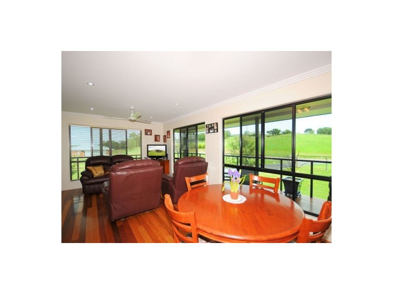 61 Waterview Dr, Dundowran Beach QLD 4655