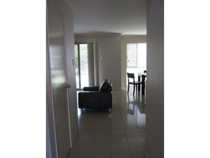 24/1 Ibis Boulevard, Eli Waters QLD 4655