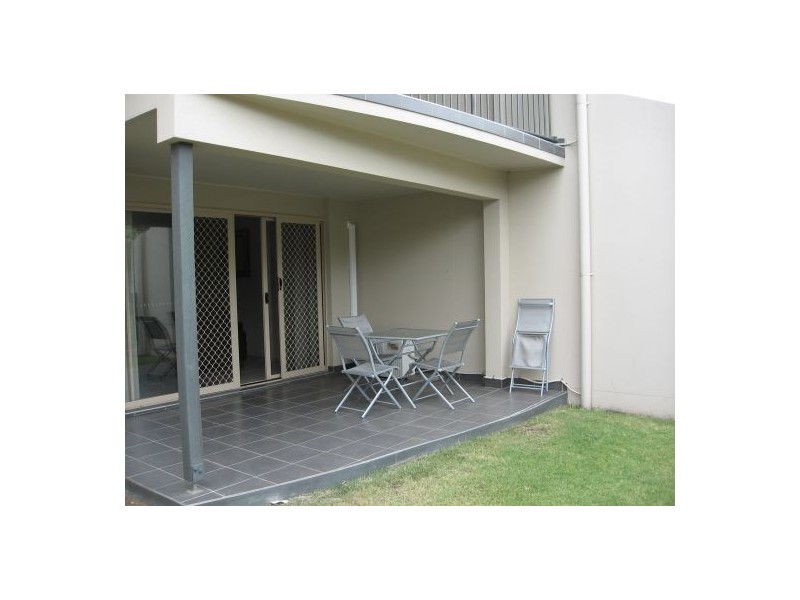 24/1 Ibis Boulevard, Eli Waters QLD 4655